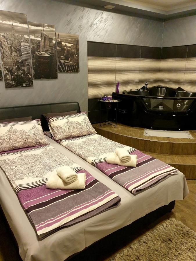 Ceca Apartman Ni Eksteriør billede