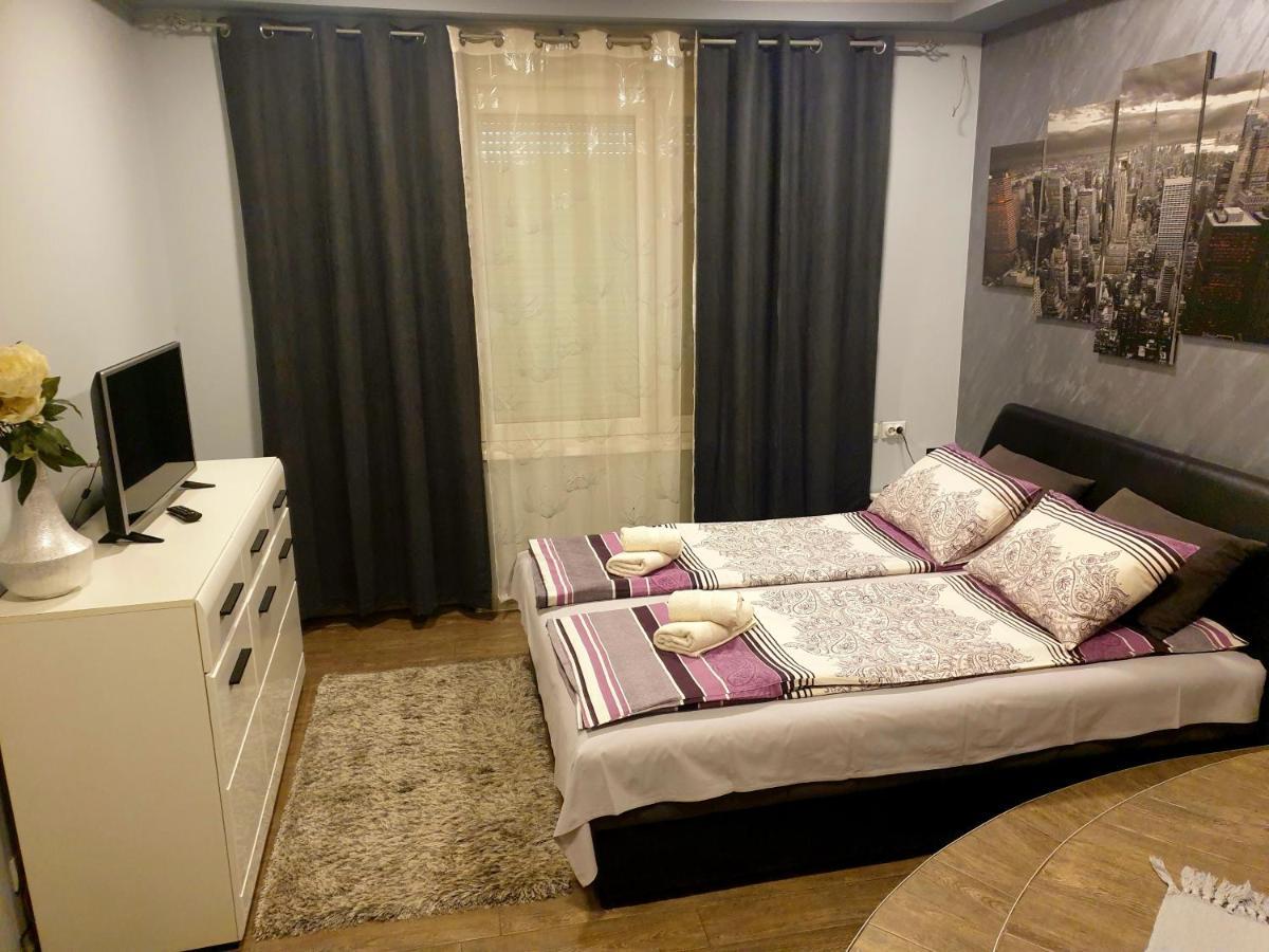 Ceca Apartman Ni Eksteriør billede