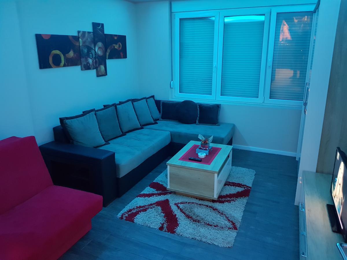 Ceca Apartman Ni Eksteriør billede