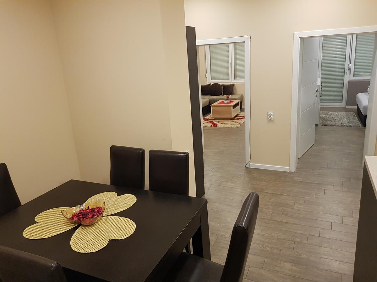 Ceca Apartman Ni Eksteriør billede