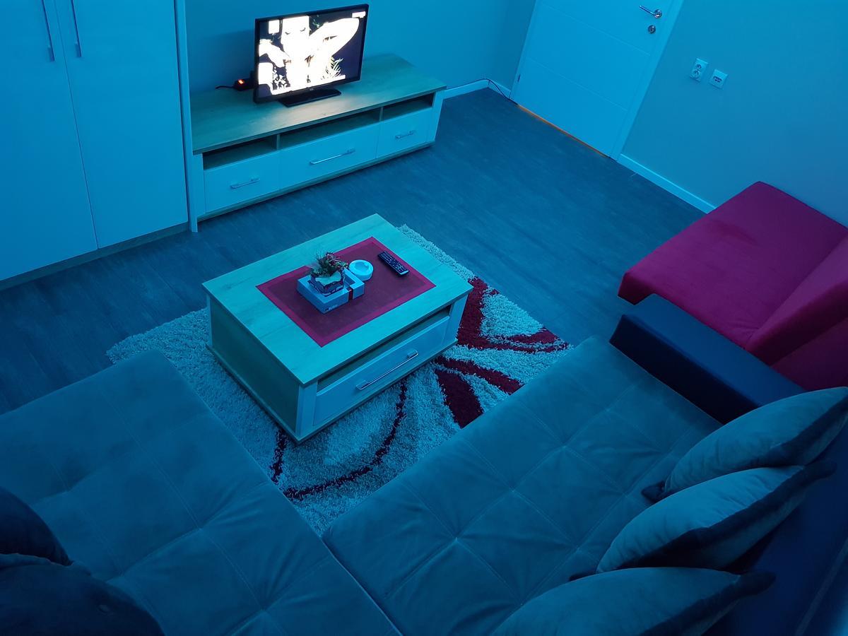 Ceca Apartman Ni Eksteriør billede