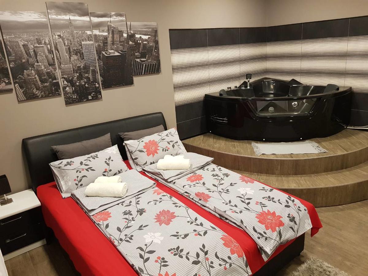 Ceca Apartman Ni Eksteriør billede