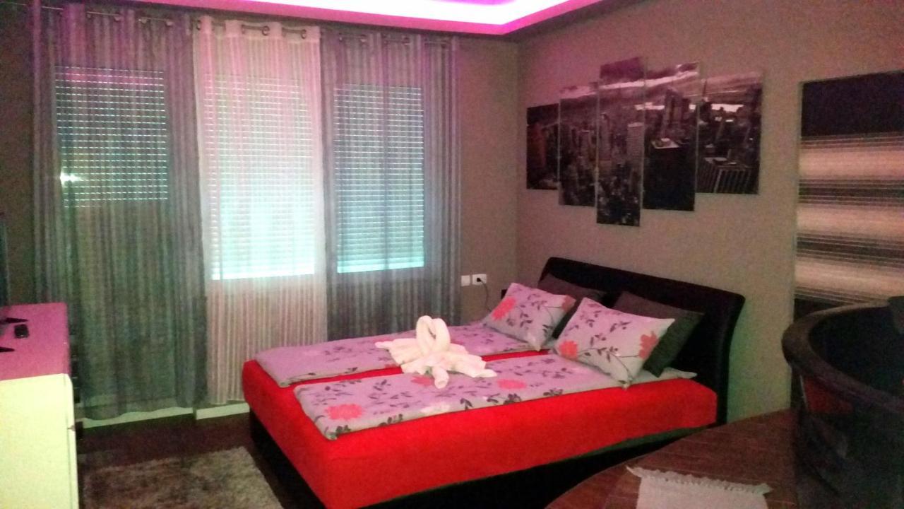 Ceca Apartman Ni Eksteriør billede