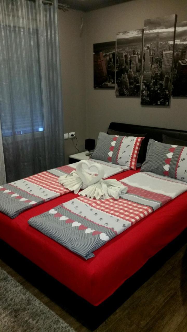 Ceca Apartman Ni Eksteriør billede
