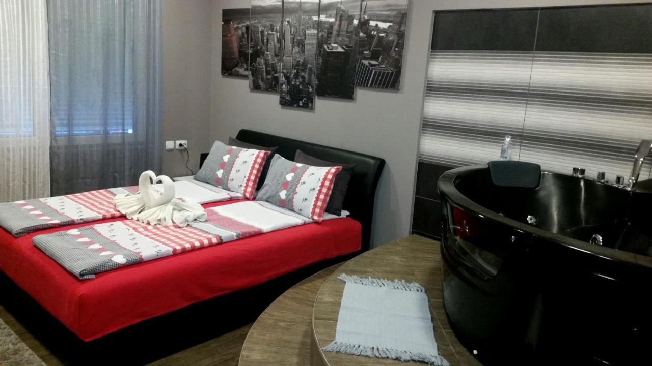 Ceca Apartman Ni Eksteriør billede