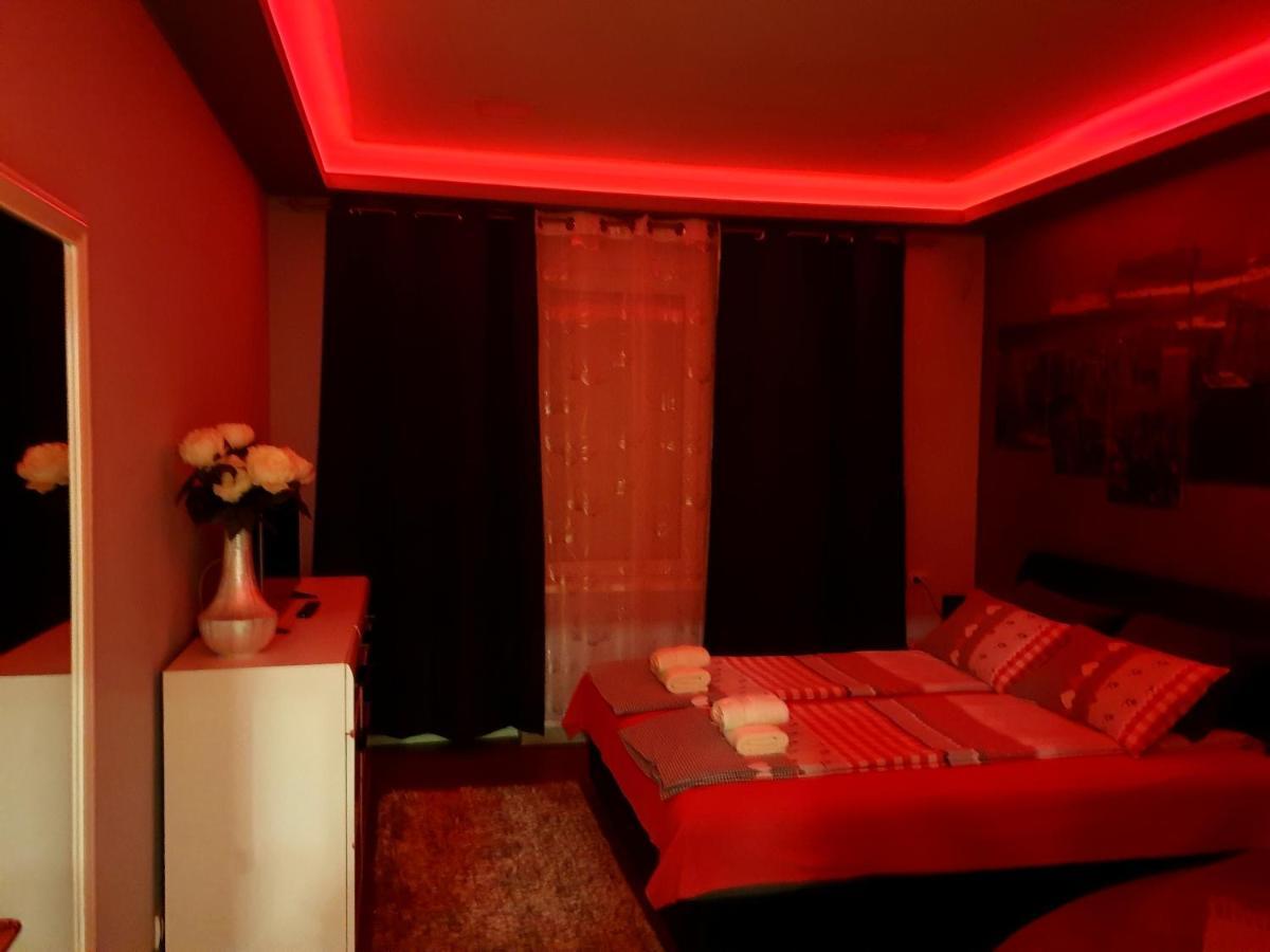 Ceca Apartman Ni Eksteriør billede