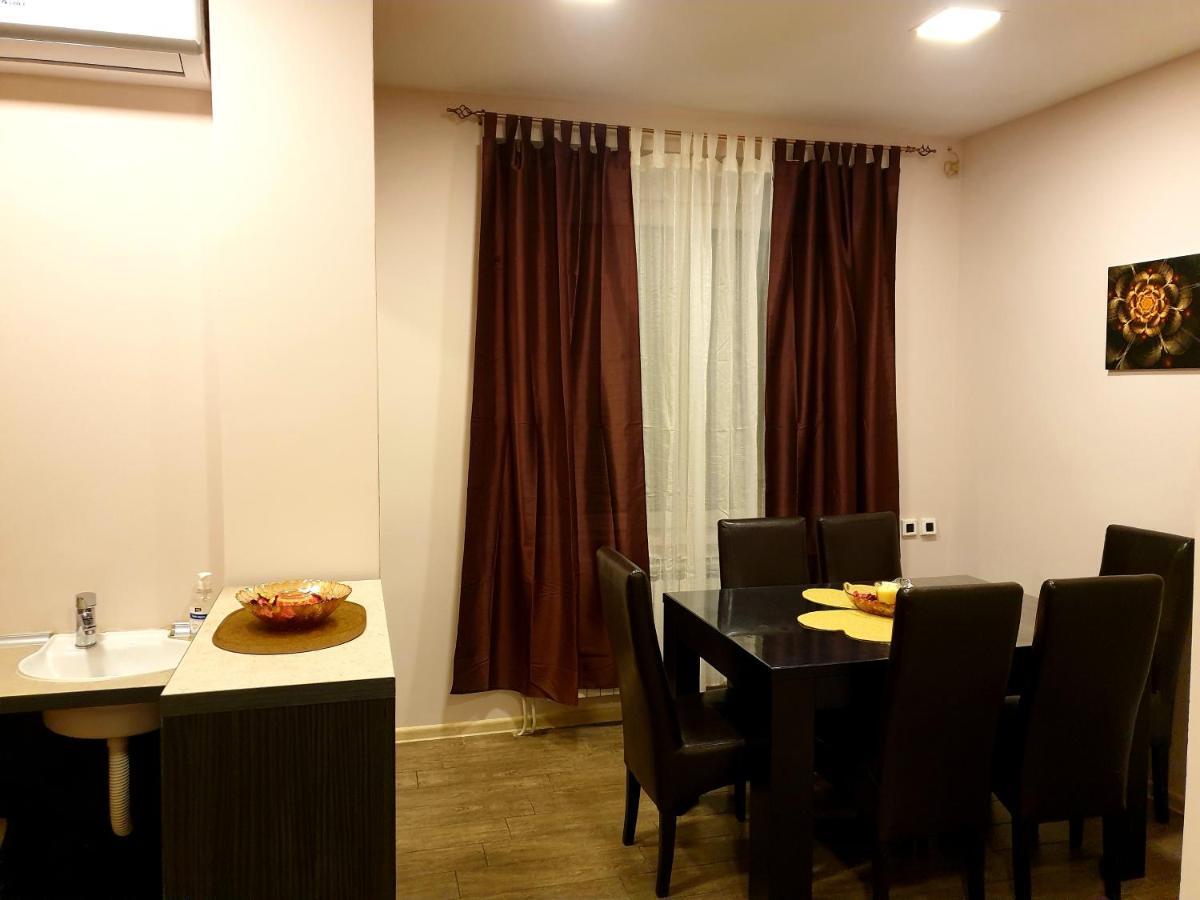 Ceca Apartman Ni Eksteriør billede